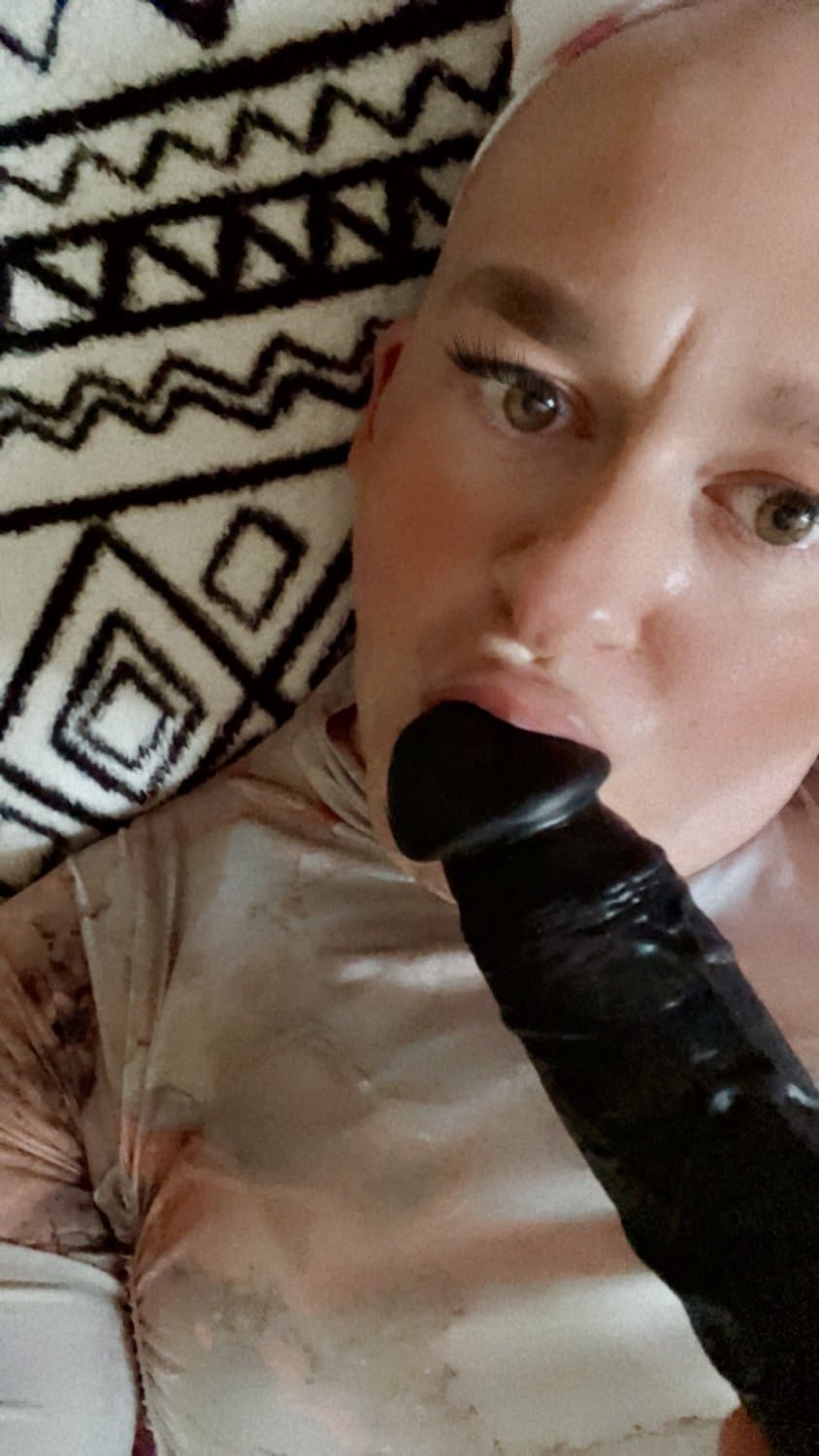 KIK: femboydanireid | UK Femboy Bubble Butt Sissy Slut