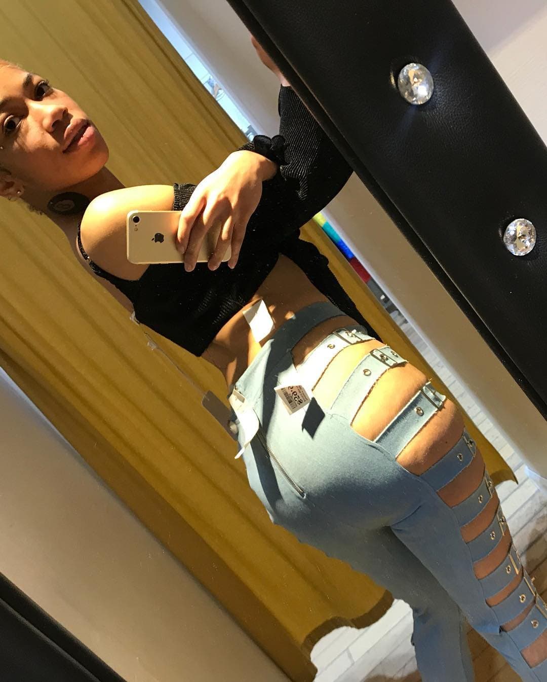 Gorgeous Yellowbone baddie (whats her @?)