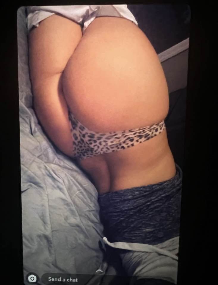 Guy send me her friend gf look at her nudes send me dm on kik if u want same at Connorkent76