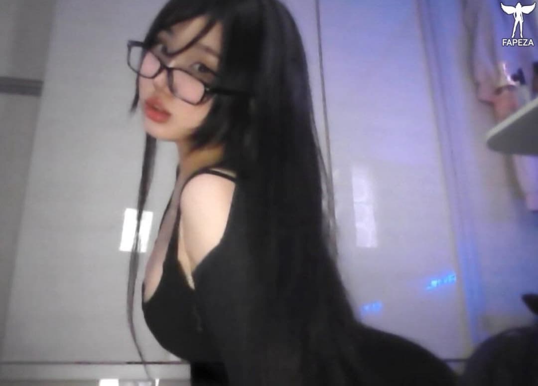 Asian Twitch streamer 6