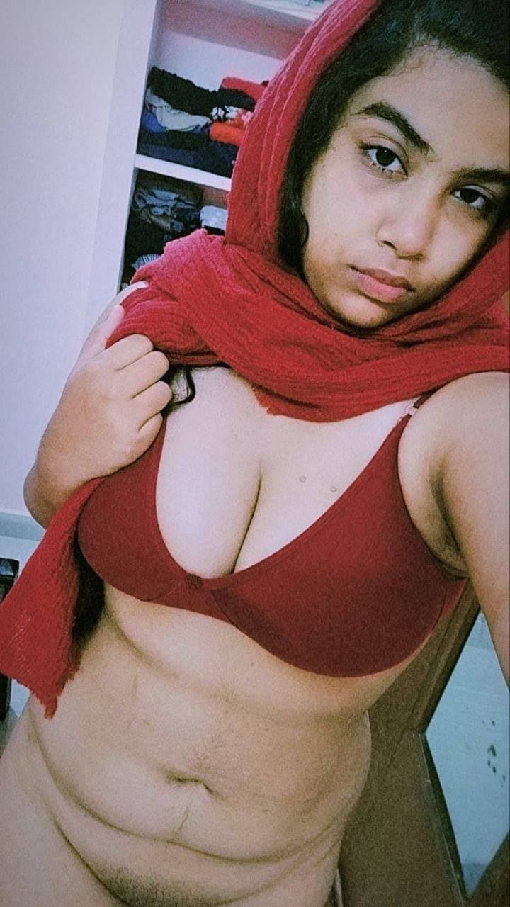 Desi Horny Hijabi Mallu Girl Fingering Fucking With Moaning