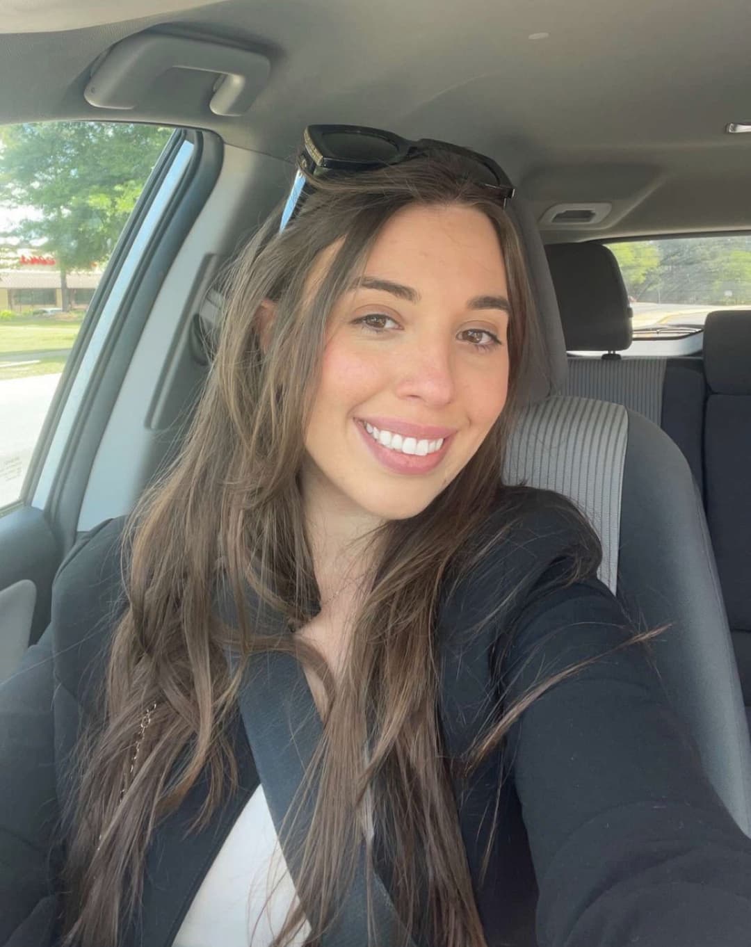 Big boobs, nice dick sucking lips and loves cum