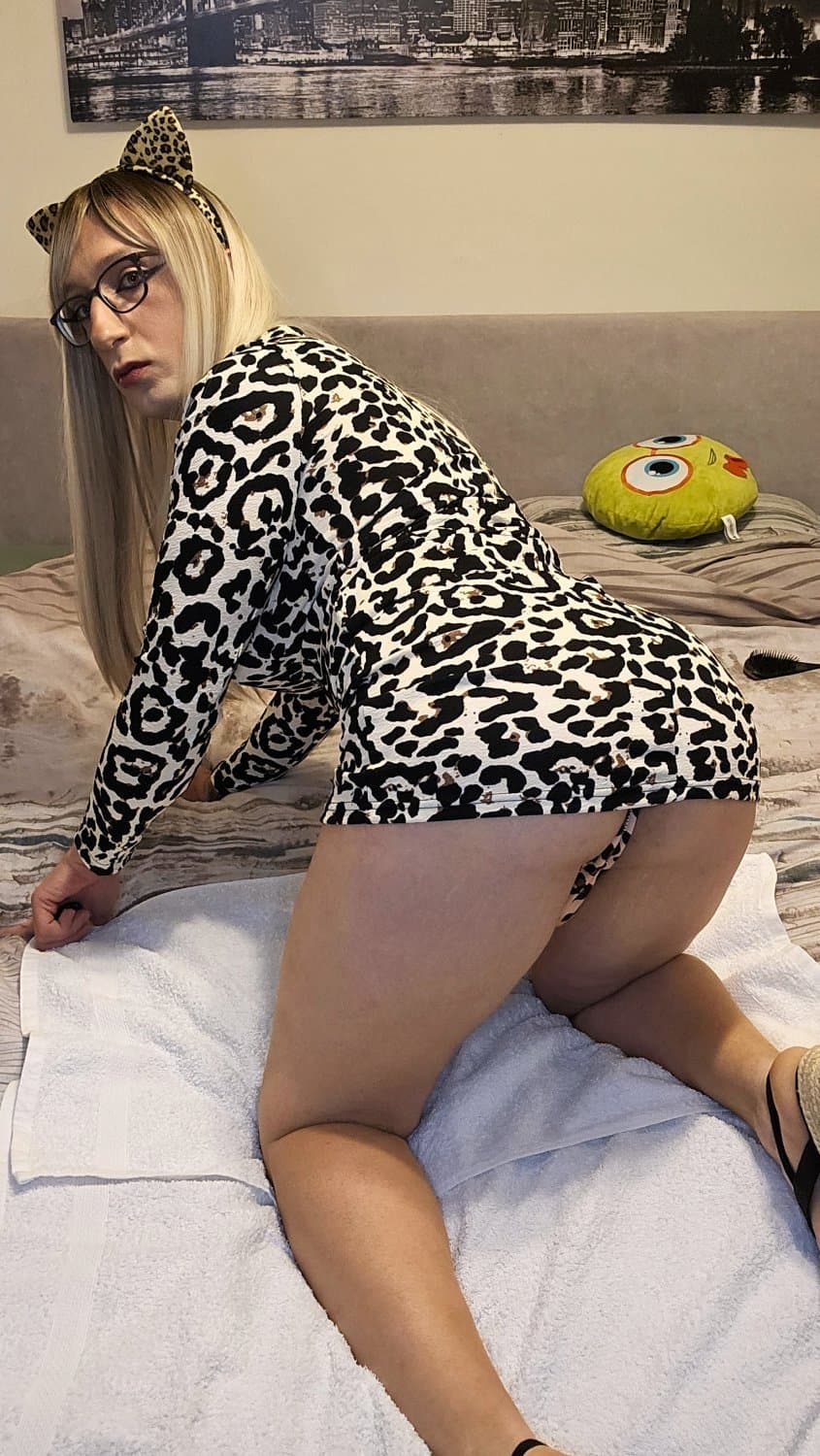 ?Sissy Jaymie Cummings showing her hot body! Much more here: https://www.erome.com/SissyJaymie420