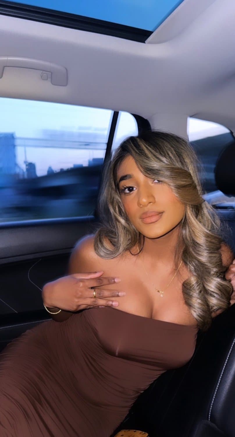 I know half of the tamil in toronto have jerked off to this tamil sexy gyaldem