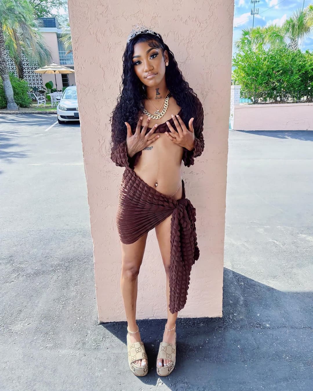 Sexy ebony rapper chick