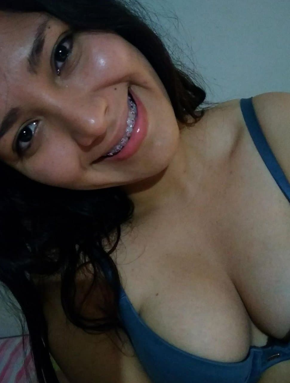 Click to view full size Pack. Mexicana. Novia se Pone Cachonda y Envía su Pack