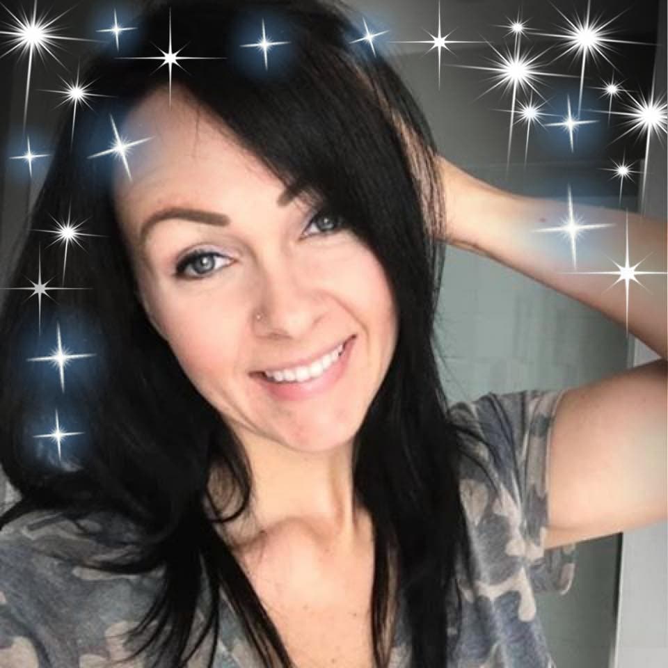 Irony is Jamie being so nervous to flash that she ends up on the cover of the DVD