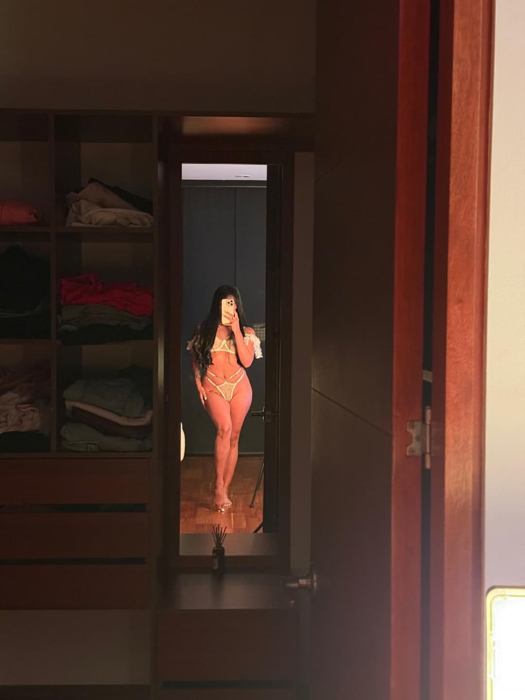 Click to view full size Zoe Flame