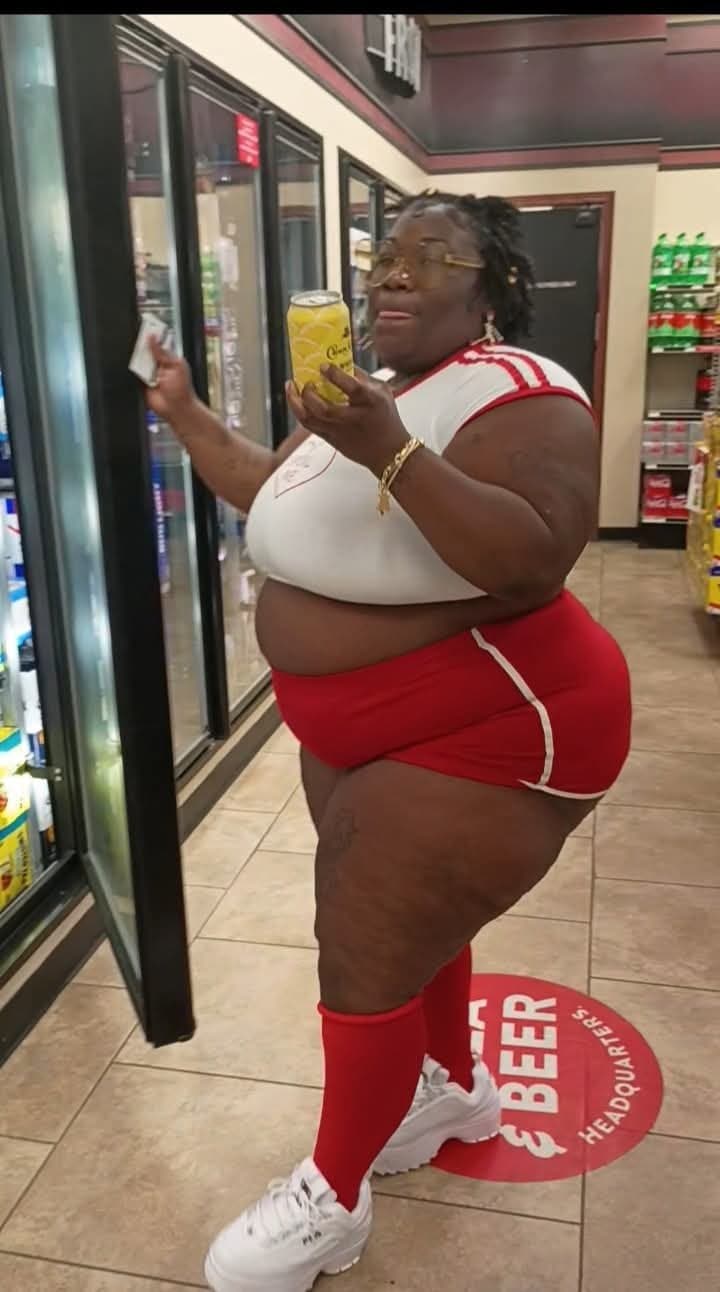 HUGE THICK MEGA EBONY BBW BUG OLE JUICY ASS BOOTY