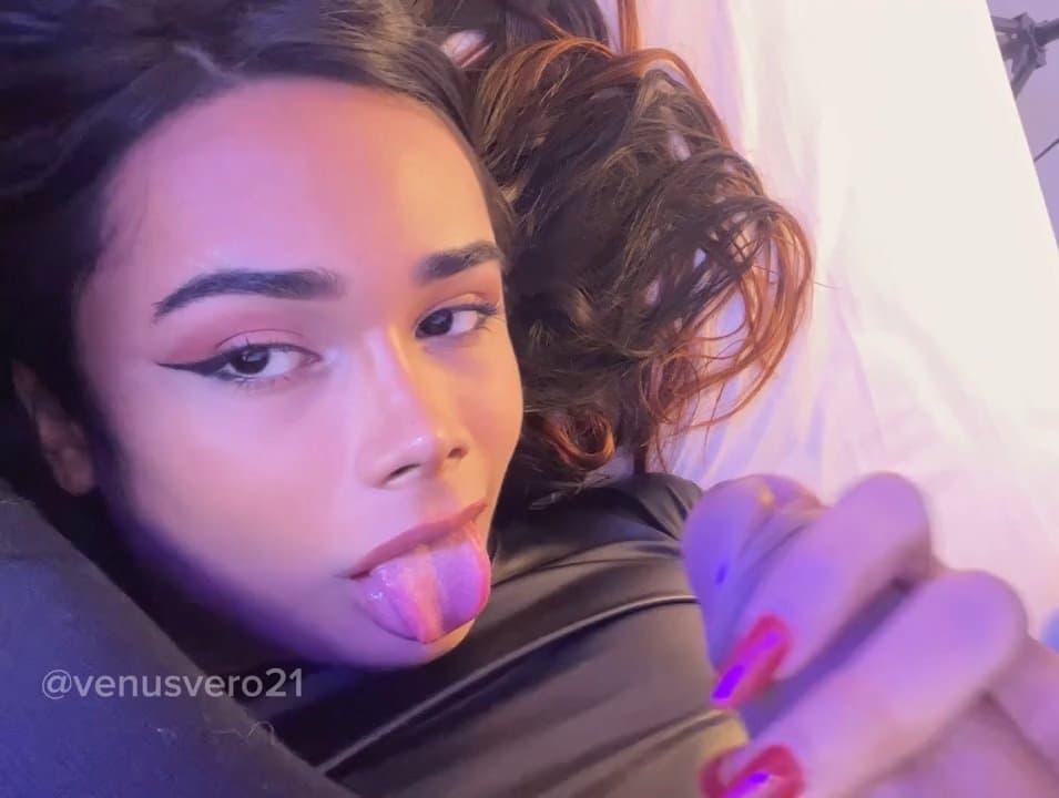 Huge self Facial Eating by Ts Venusvero21