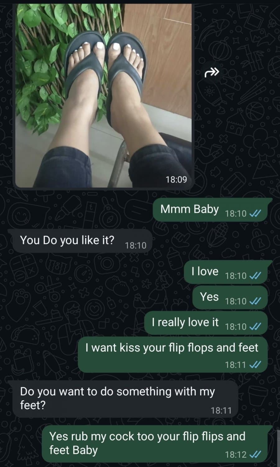 Asia NailSaloon Owner Show me her pretty Milf Feet