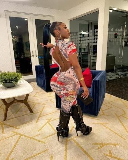 Strippers Dancers La Club 444 Credit ? or Strip Club ?