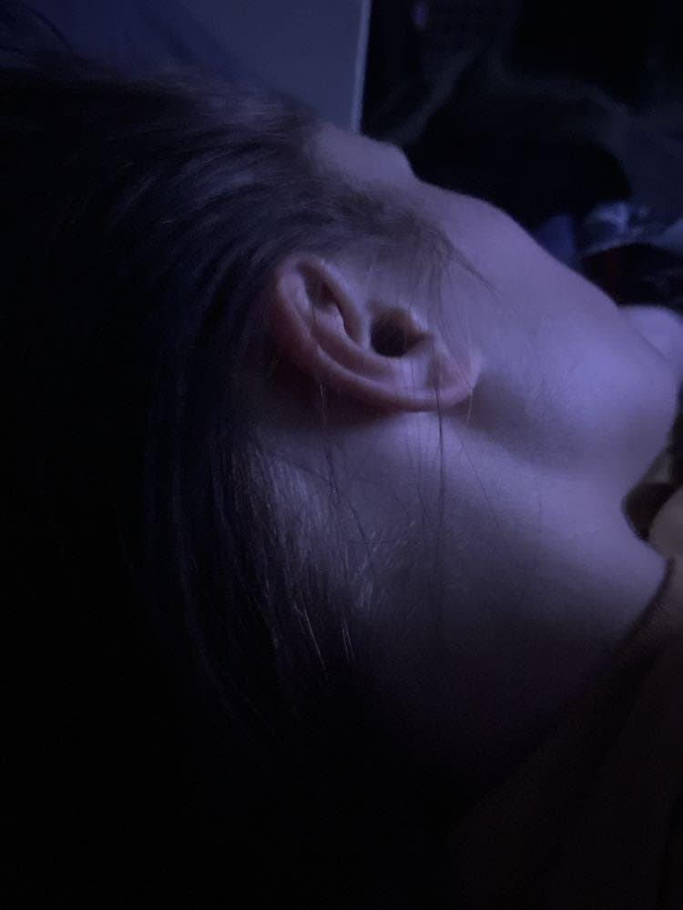 Slut with a gaping ear to be teased