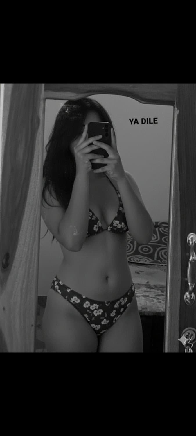 Culo de amigas en bikini por ia creado por ia