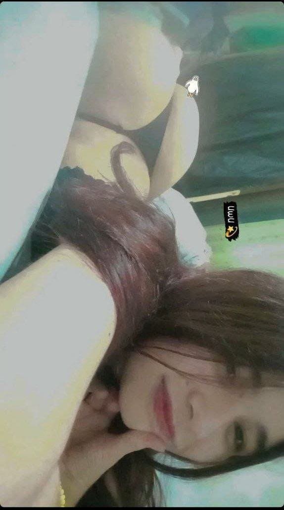 Putita Argentina con cuerpo perfecto enseñando y mamando verga