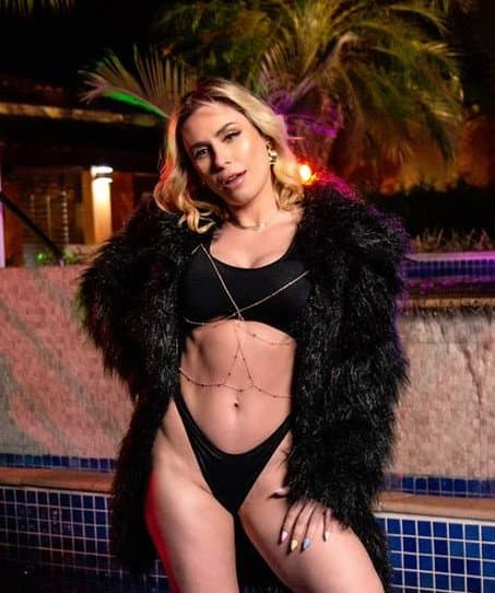 Click to view full size Emme White, Milf Ruiva Maravilhosa Toda Gostosa #Ruiva #Milf #Linda #PutaGostosa