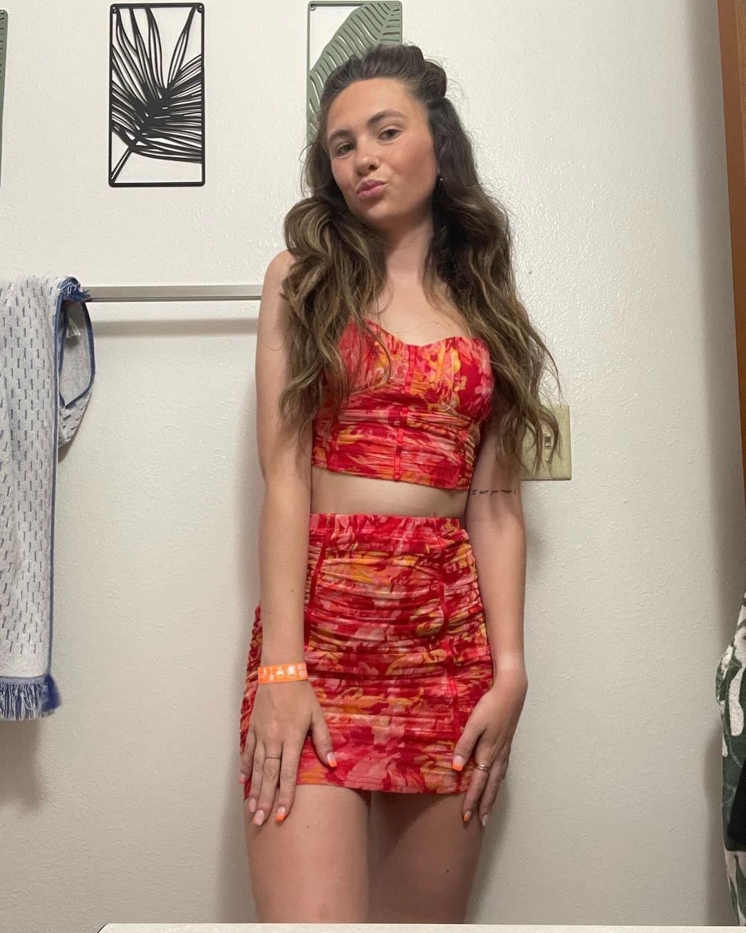 High school crush started an onlyfans sucking a mystery guys cock