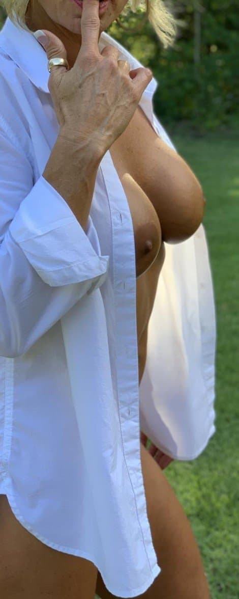 Dallas Wife Lets Loose