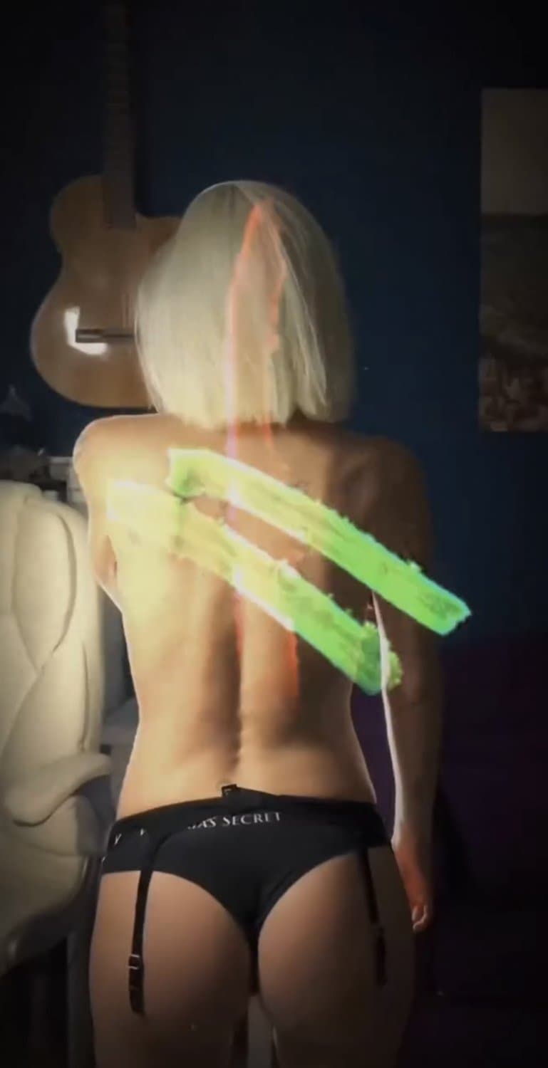 Moira Goldgod hermosa tela tarotista imágenes soft si alguien tiene más mejor igual tengo un par más