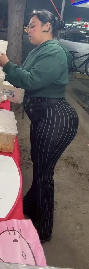 ?la fantasía de todo morro tener a una mamá soltera, madura, milf, con un culo gordo a su merced?