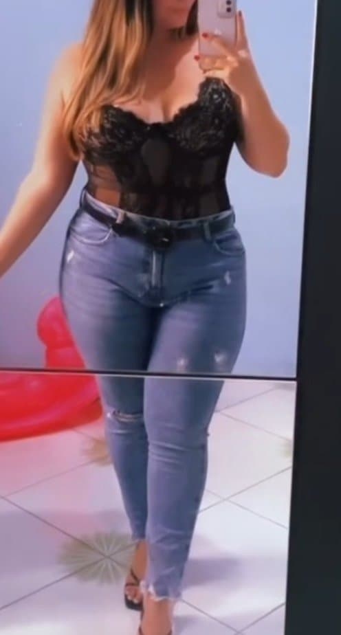 Click to view full size Mais uma puta casada vazada corno não aguenta e goza vendo vcs humilhar essa esposinha