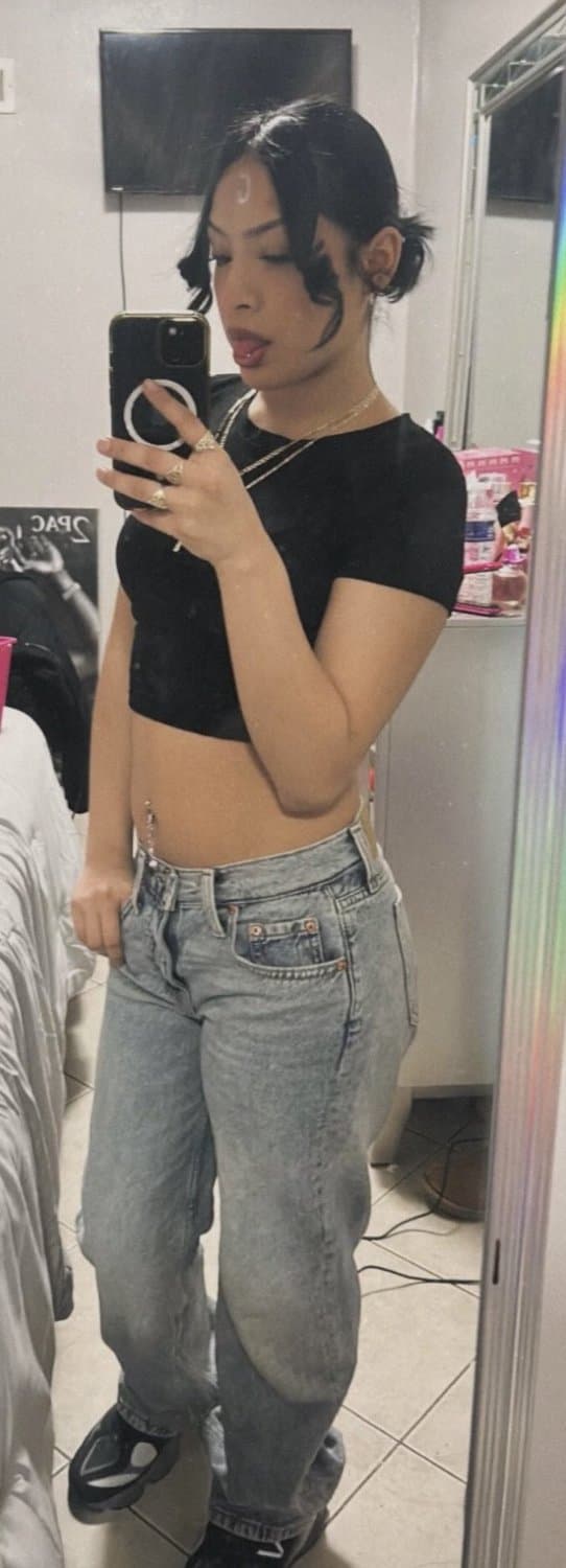 Daisy has a tight pussy and a tight ass Latina north side of Chicago