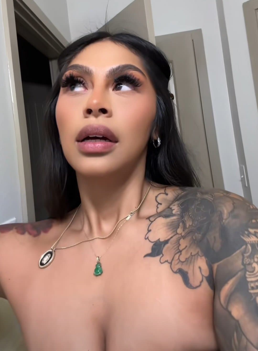 Sexy Latina MILF, Pregnant, Feet, Fit, Comments Welcomed.