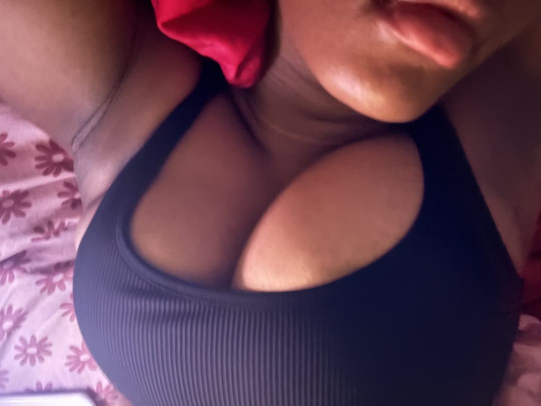 caught busty pyt lightskin sleeping with wedgie and no panties..i couldnt resist creeping