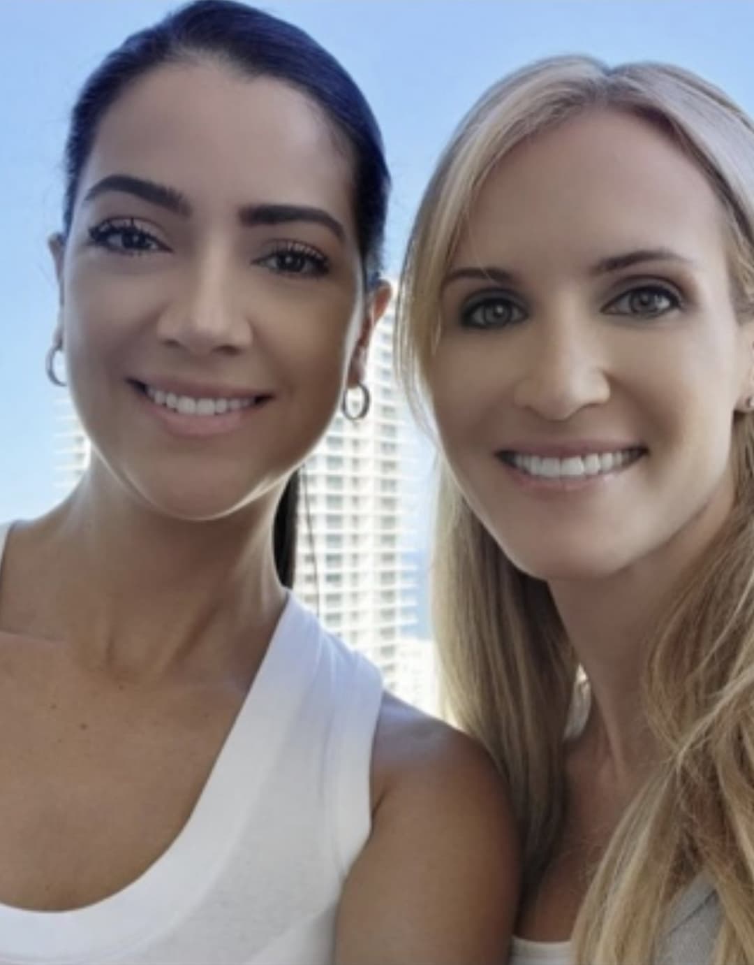 Traci, Soccer Mom, 39, nurse, gets random and lesbian. at Orlando airport hotel bar as records