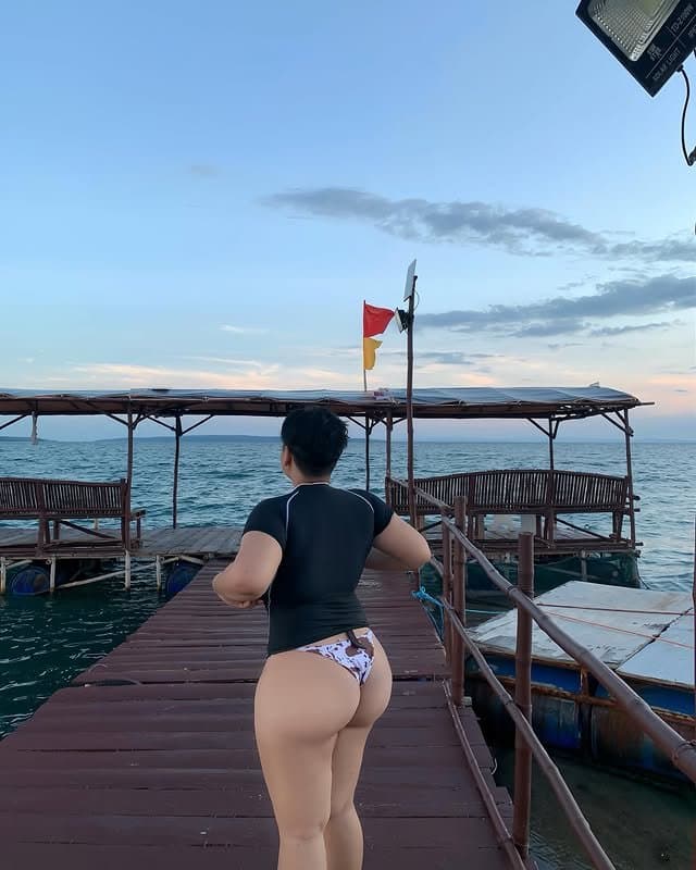 Click to view full size Thick Pinay cyclist Eliza (Aki) shirt hair talaga siya naka wig lang