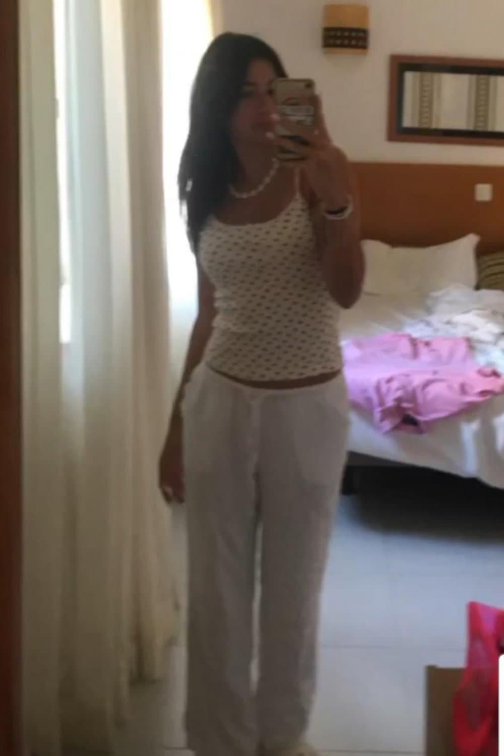 18yo Annabel loves to show off her teen body ;)