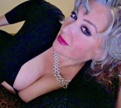 Gorgeous busty classy milf Anna