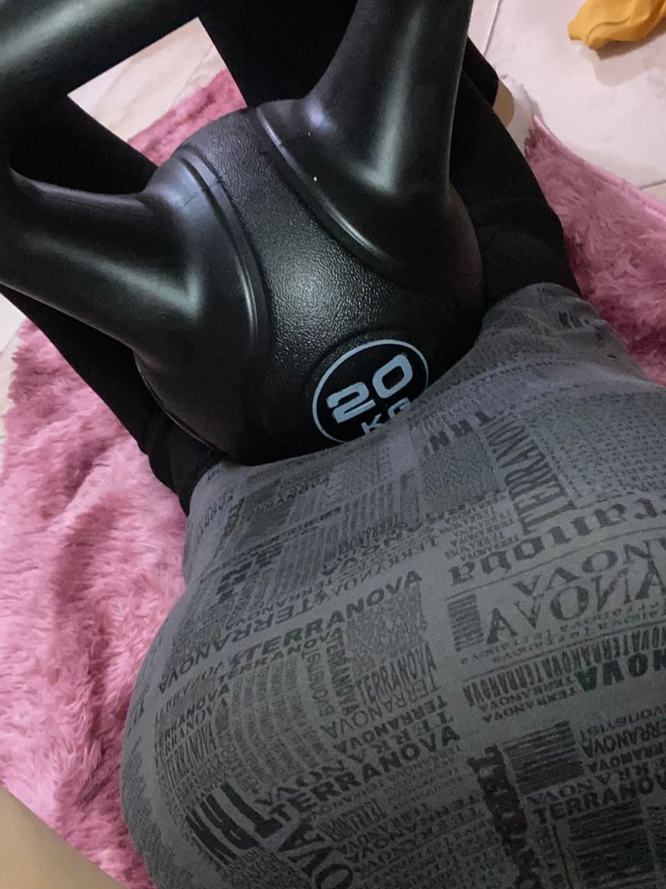 Italian woman who can eat semen and ejaculate inside the vagina....If you want a face photo, just te