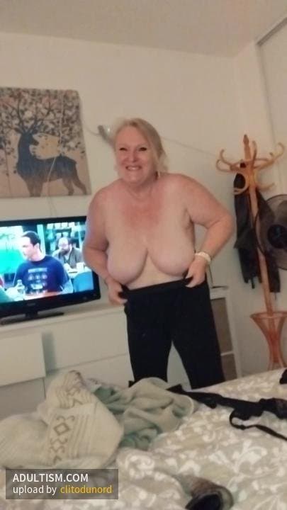 clitodunord branle sa chatte