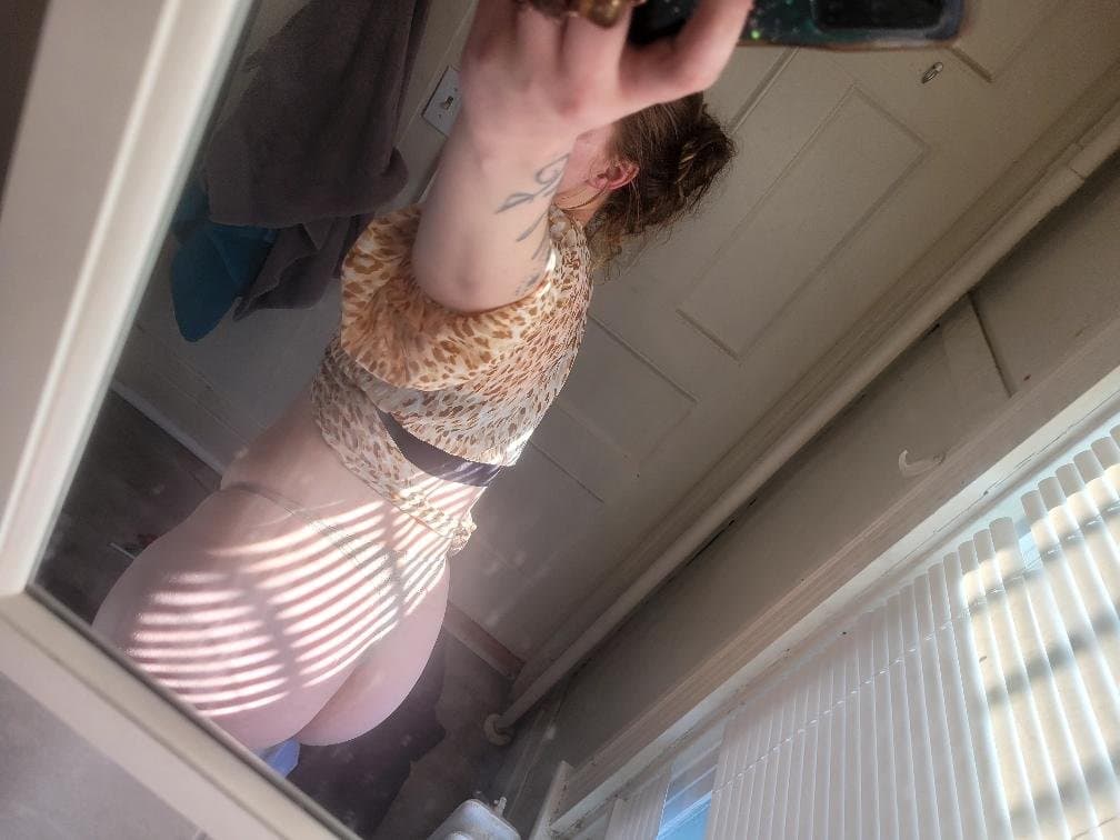 Cashapp Gloryhole Slut Hannah, Call or text her for phone sex.