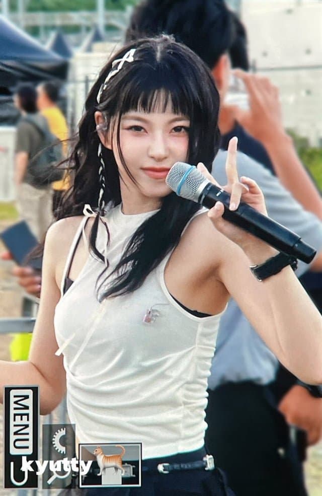 Kyujin nmixx her armpits should be covered in cum
