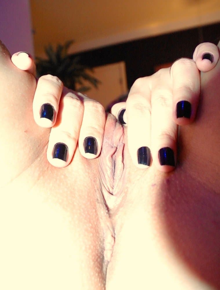 Click to view full size Spread pussy in many styles