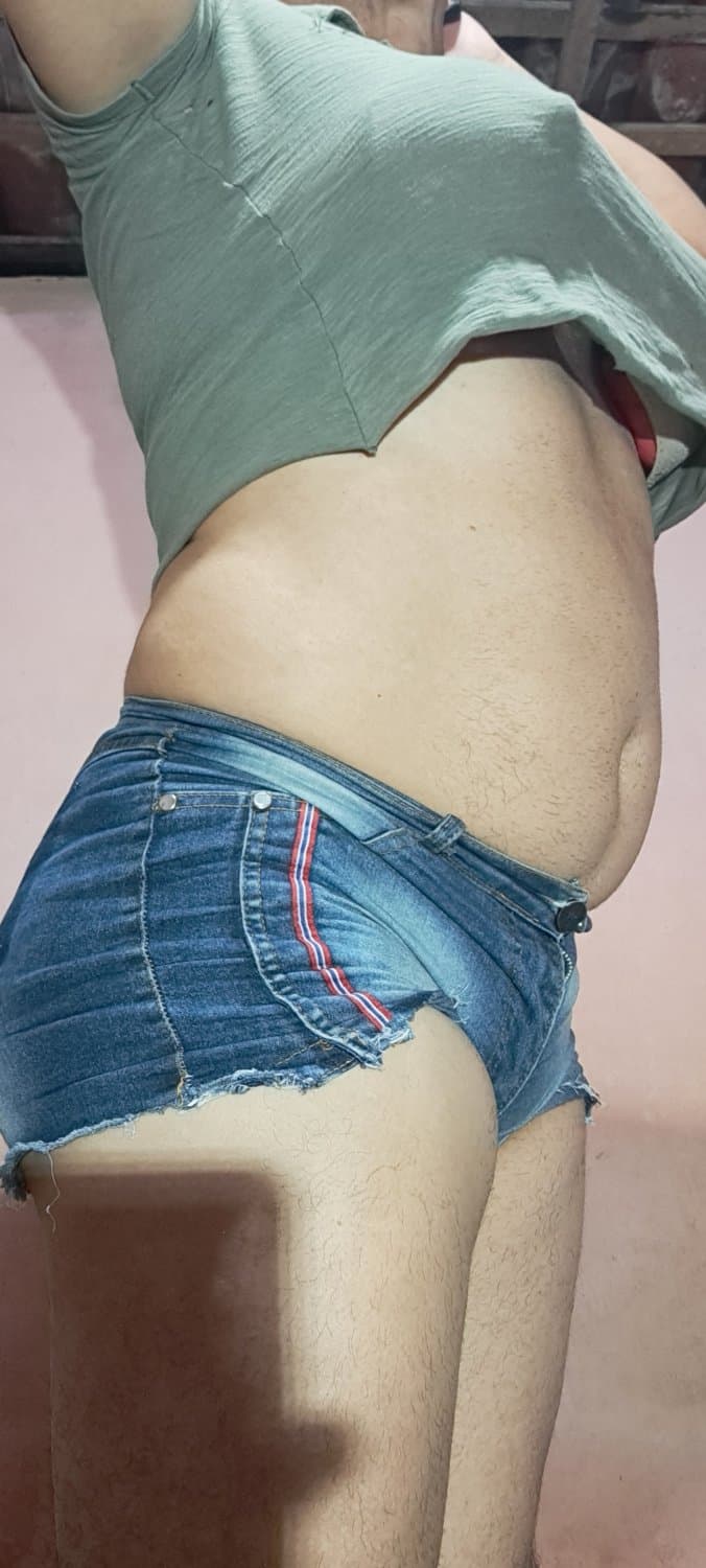 mostrando meu cuzinho