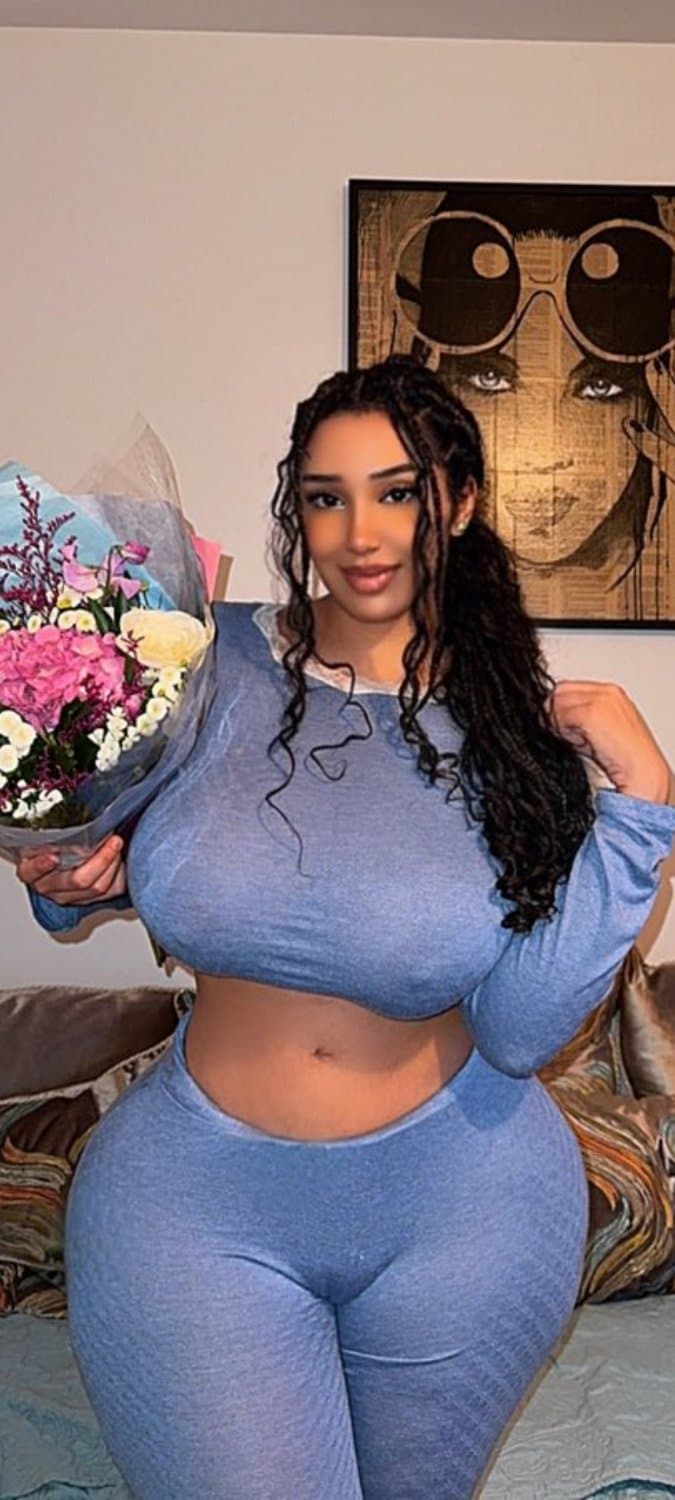 Dm me to tribute my young 27 year old (built for porn) auntie. ?‍??