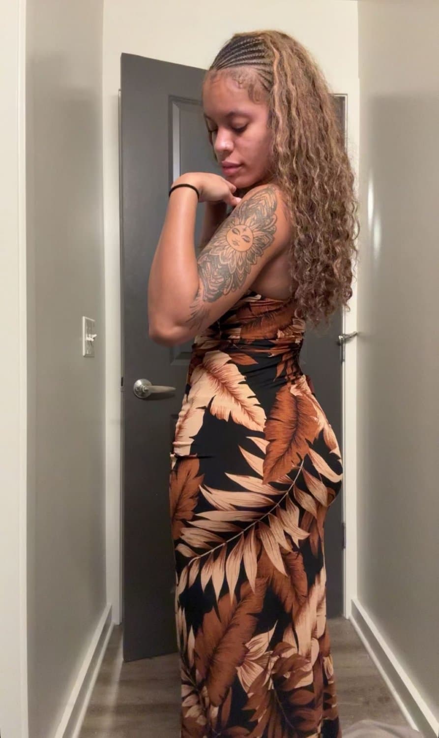 tahti shaking her little bubble booty in tight dress