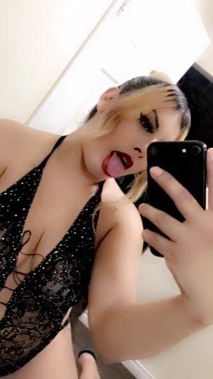 Click to view full size 25 year old Crystal escort in Orange County