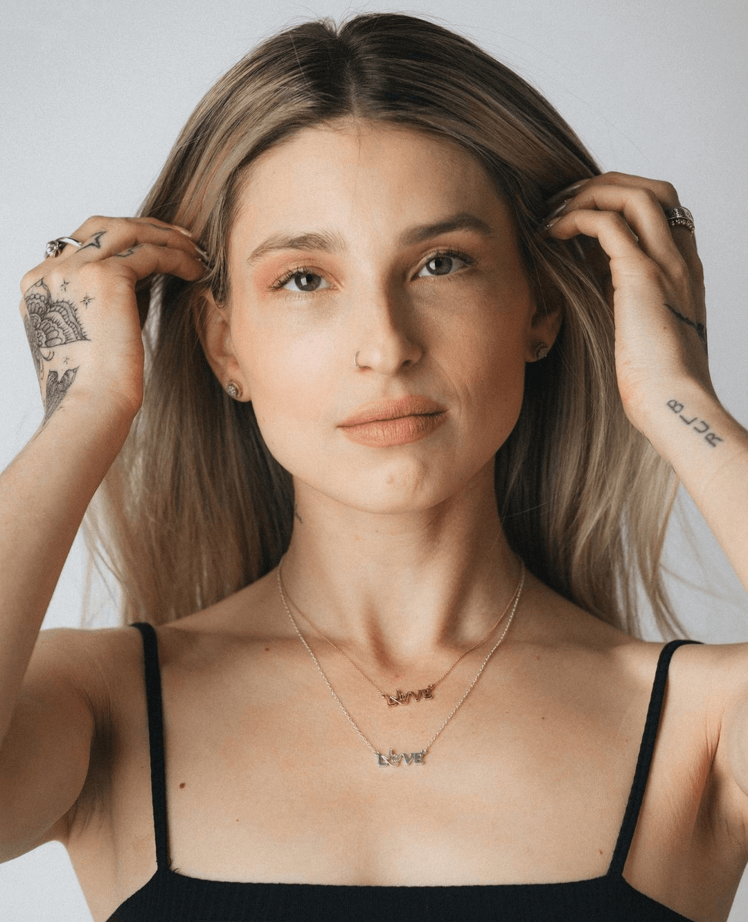 Sexy Girl Sarah Deepfakes as Katie Banks