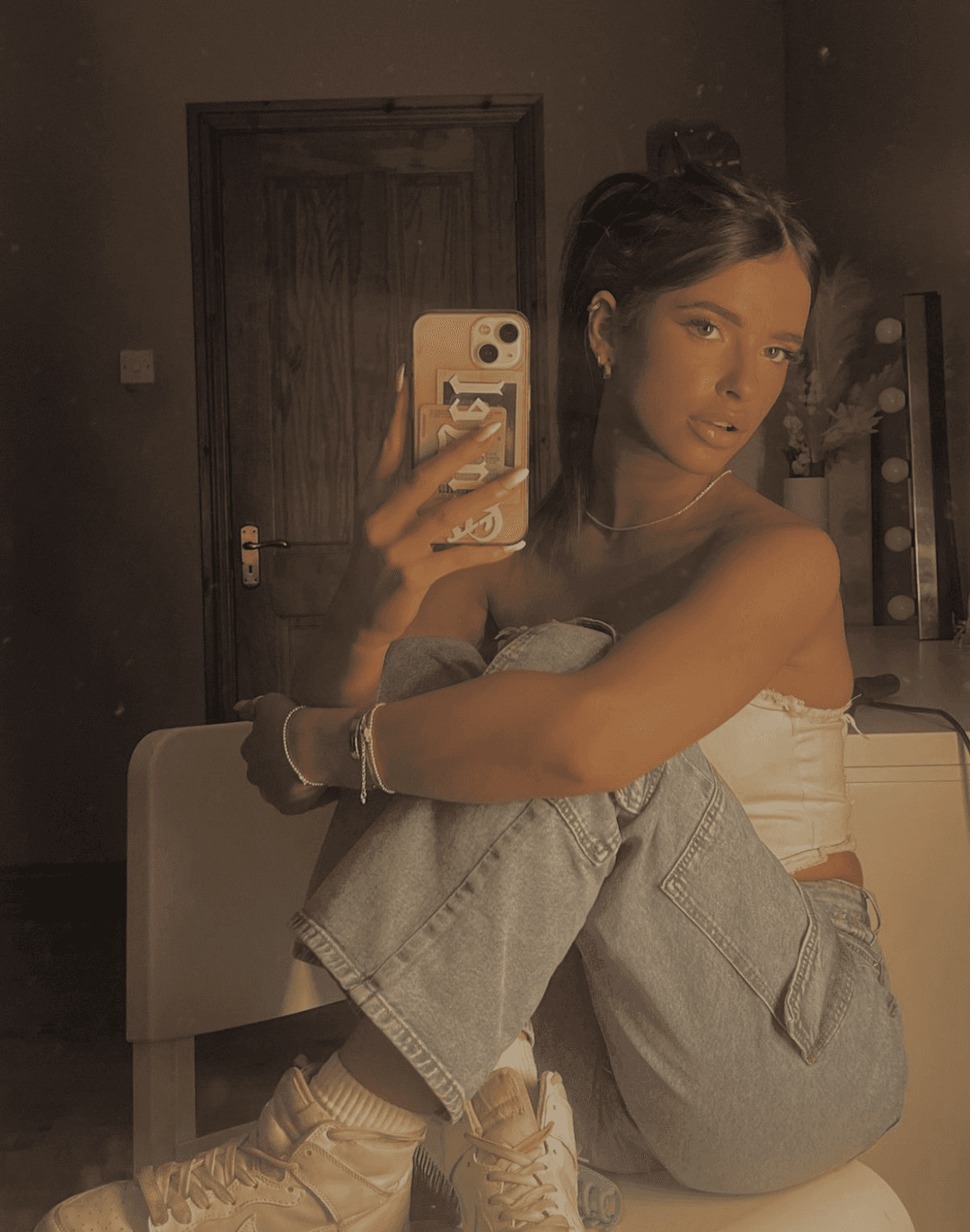 horny teen snowbunny