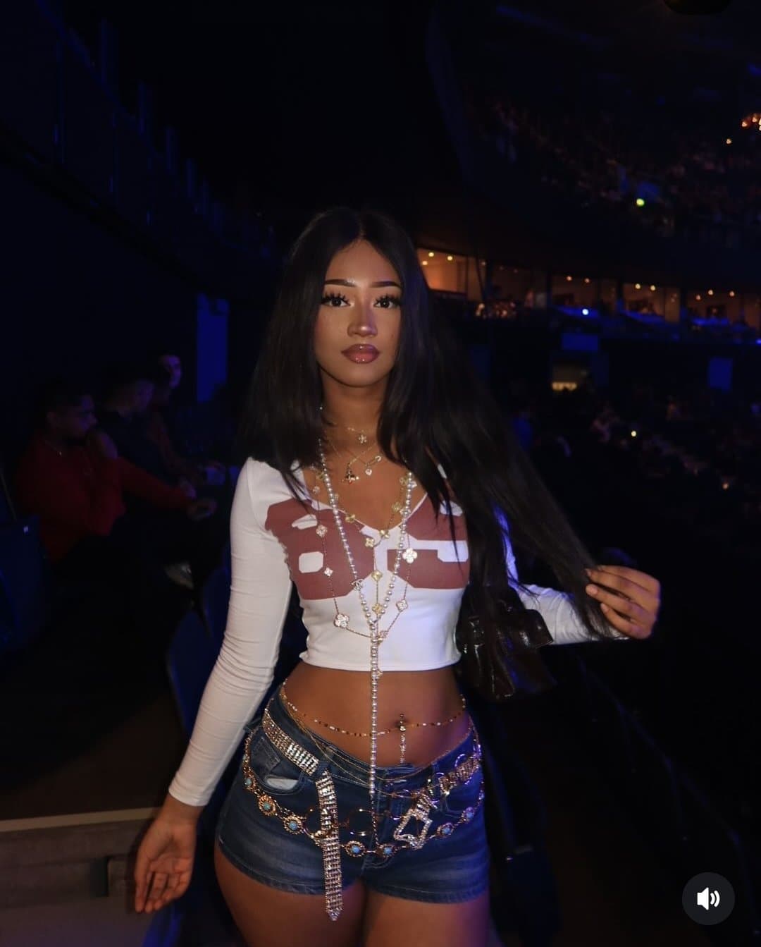 Click to view full size Fatimavsb pretty face need to be covered with cum??