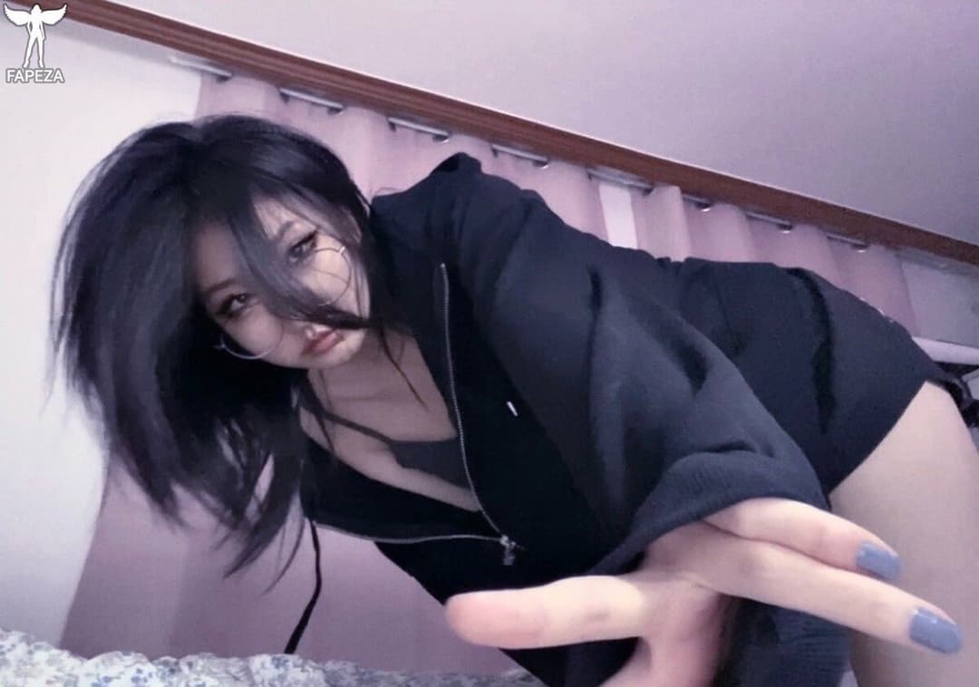 Asian Twitch streamer 4