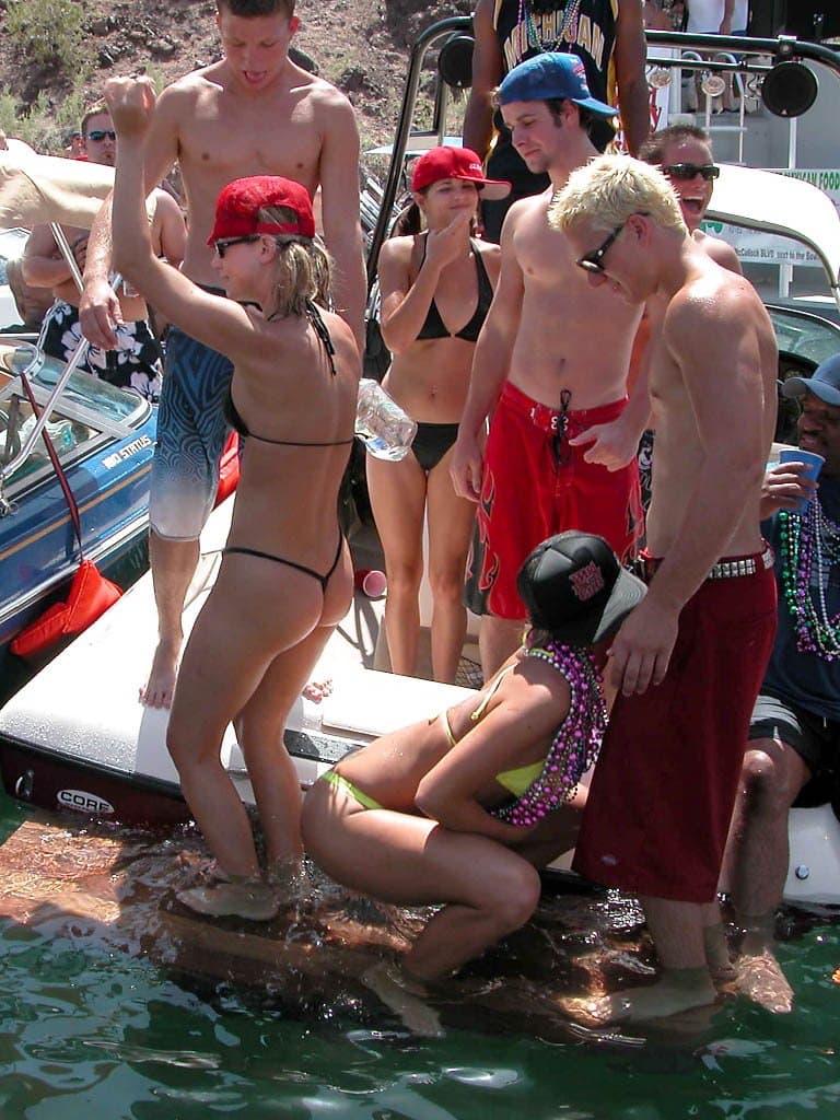 Click to view full size Unknown Hottie, Lake Havasu Memorial Day Weekend 2003 Pt. 2