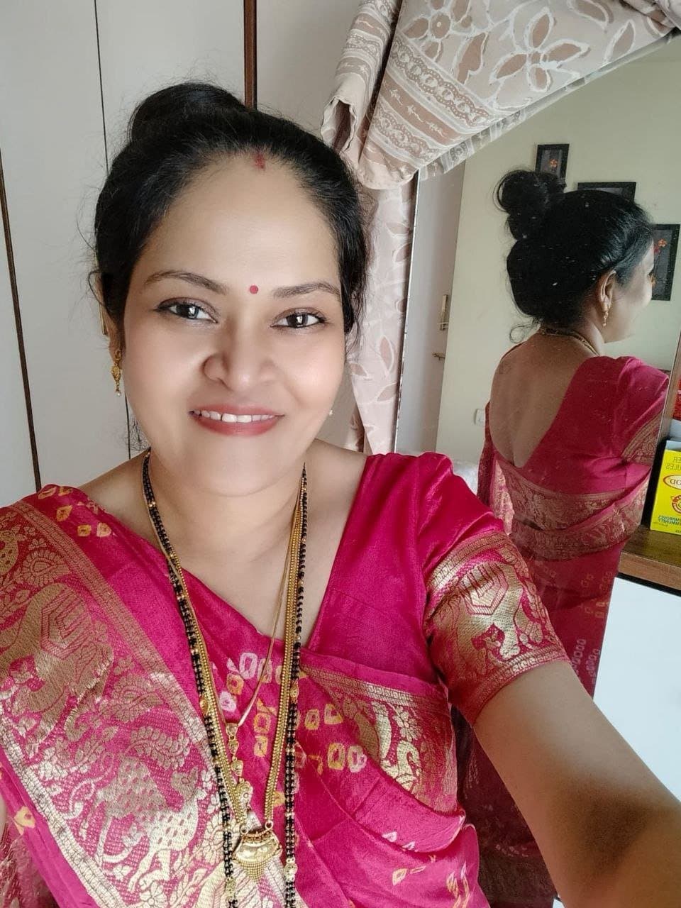 desi bhabi hot moaning curvy