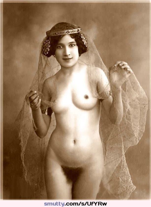 1920s upper class Hungarian woman