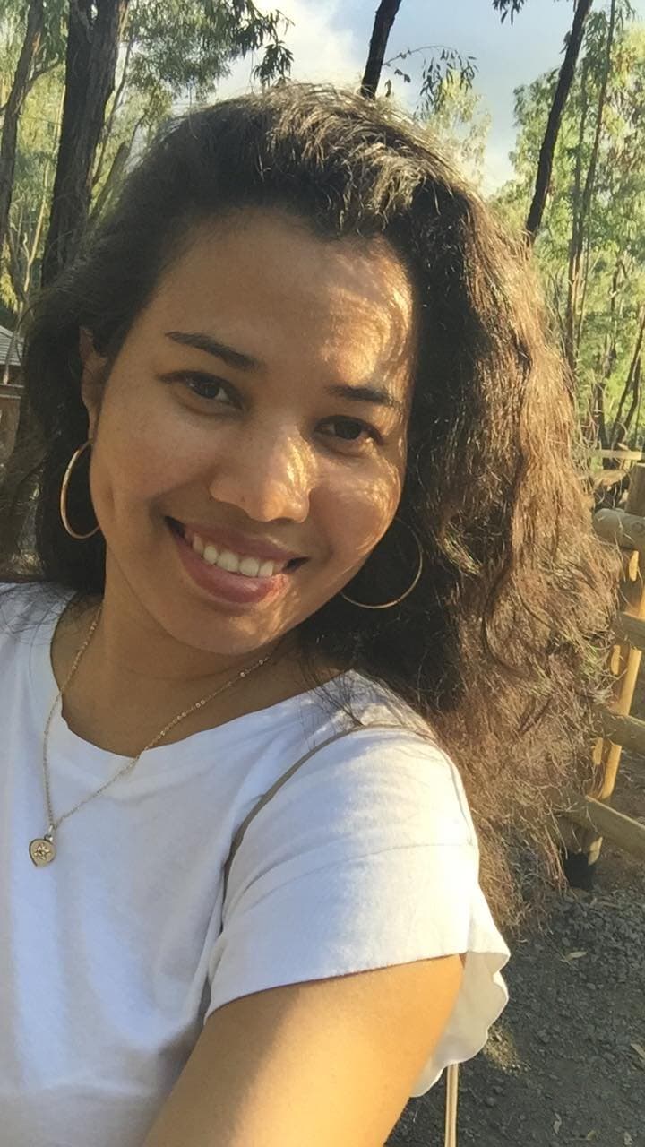 Dark asian holes on display ?