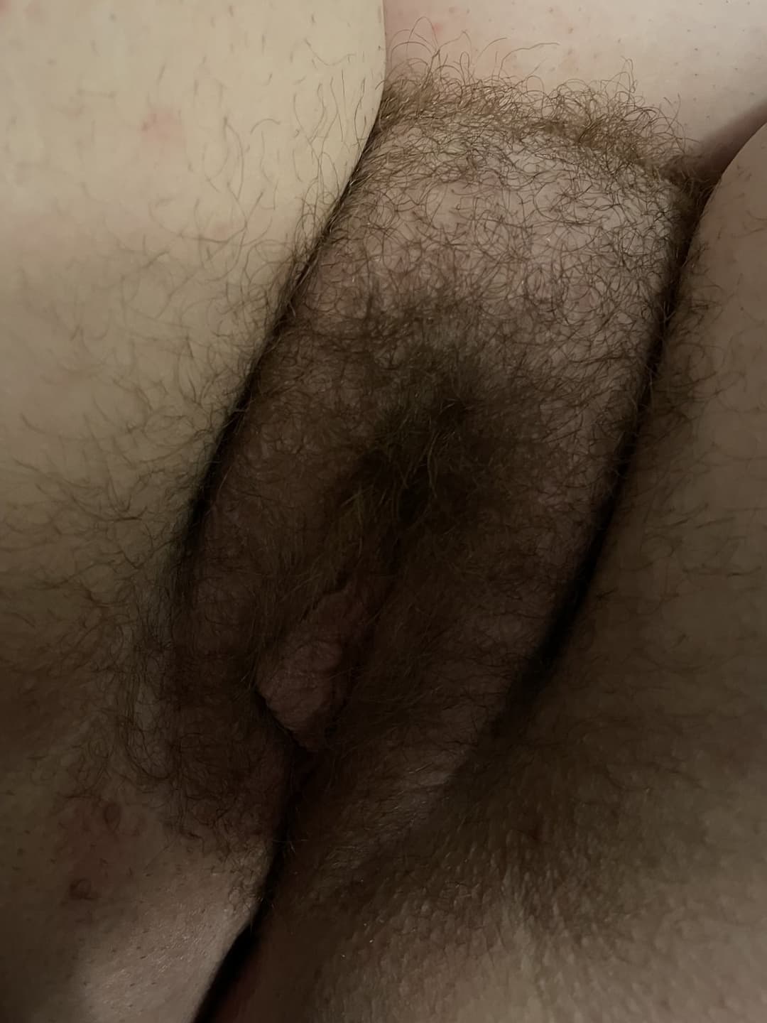 Click to view full size Showing off her rolls…Save her pics and torment her on kik: MusclesMcZee